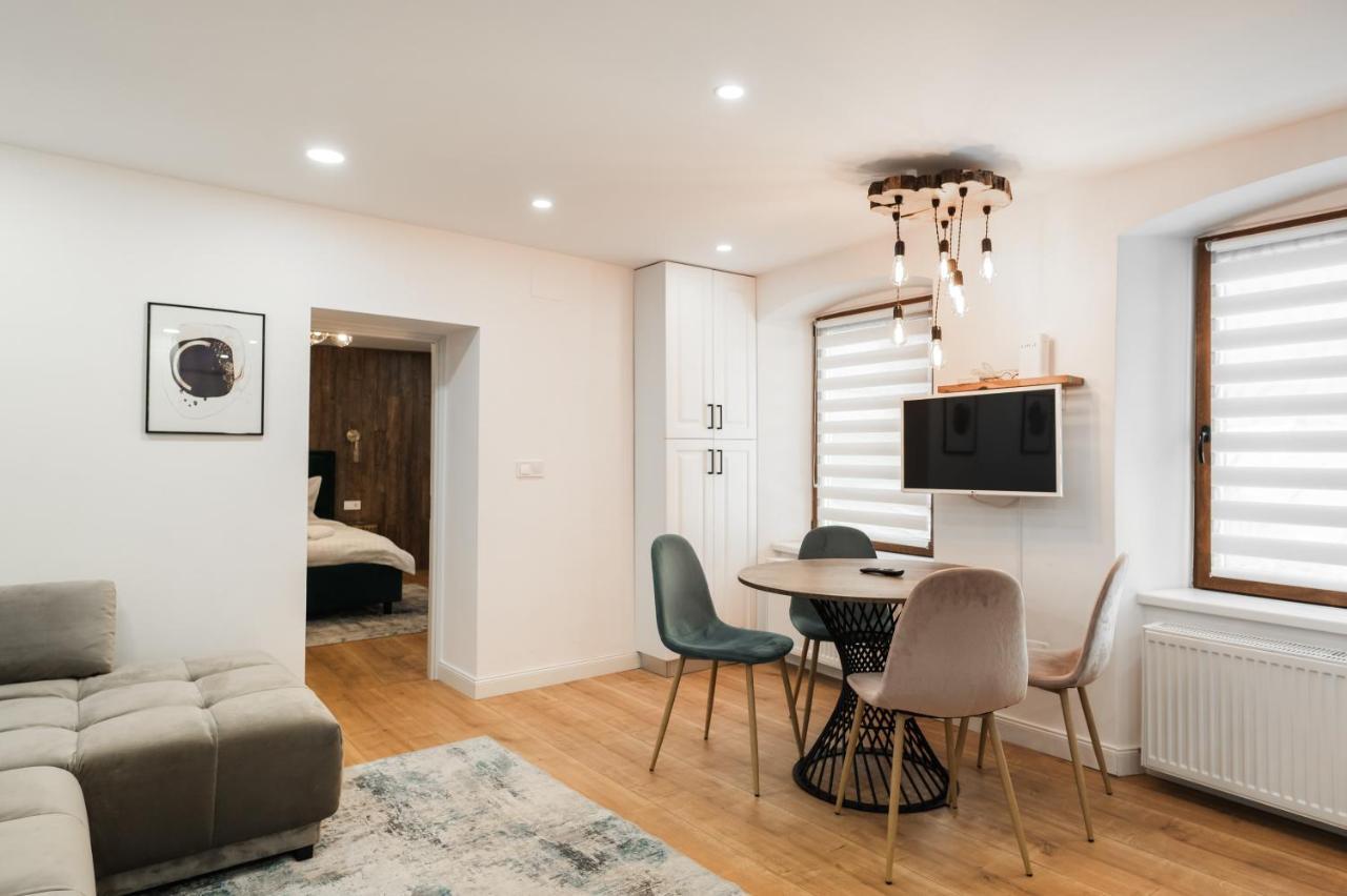 Rope Street Estate Picturesque Apartment Brasov Ngoại thất bức ảnh