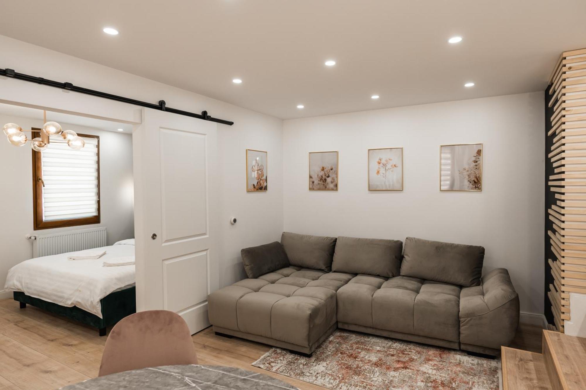 Rope Street Estate Picturesque Apartment Brasov Ngoại thất bức ảnh