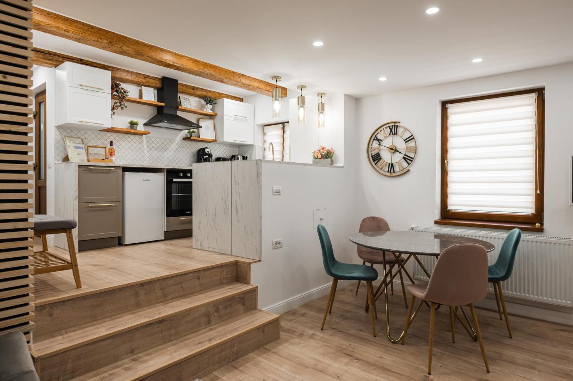 Rope Street Estate Picturesque Apartment Brasov Ngoại thất bức ảnh