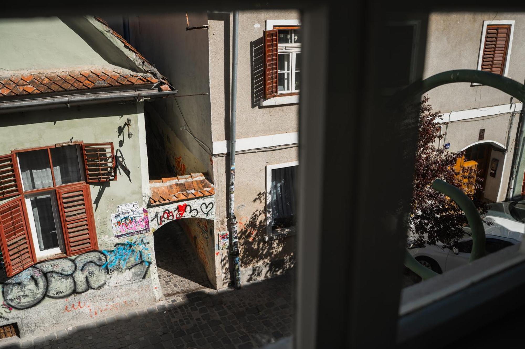 Rope Street Estate Picturesque Apartment Brasov Ngoại thất bức ảnh